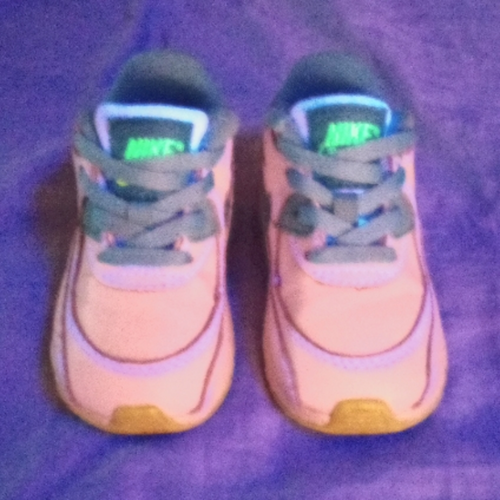Nike tennis shoes